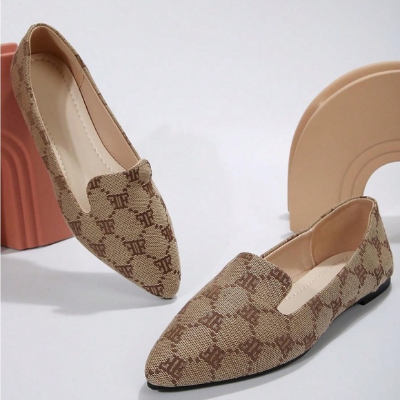 Logo Print Womens Business Flats Size 9 Womens - Picture 1 of 6